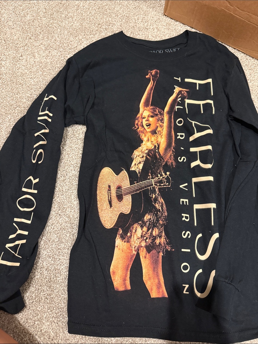 Rare Taylor Swift Black Long-Sleeve 'Fearless' Graphic Tee with Gold Print